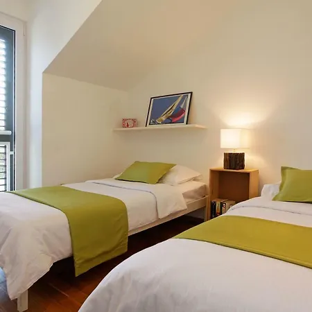 Superb Penthouse Luna بول