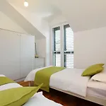 Apartment Superb Penthouse Luna Bol