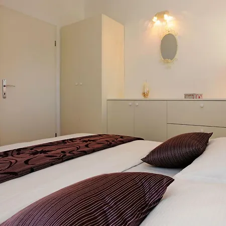 Superb Penthouse Luna شقة بول