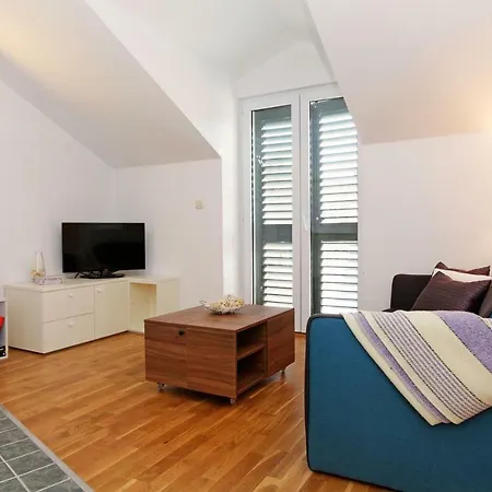 Superb Penthouse Luna Bol